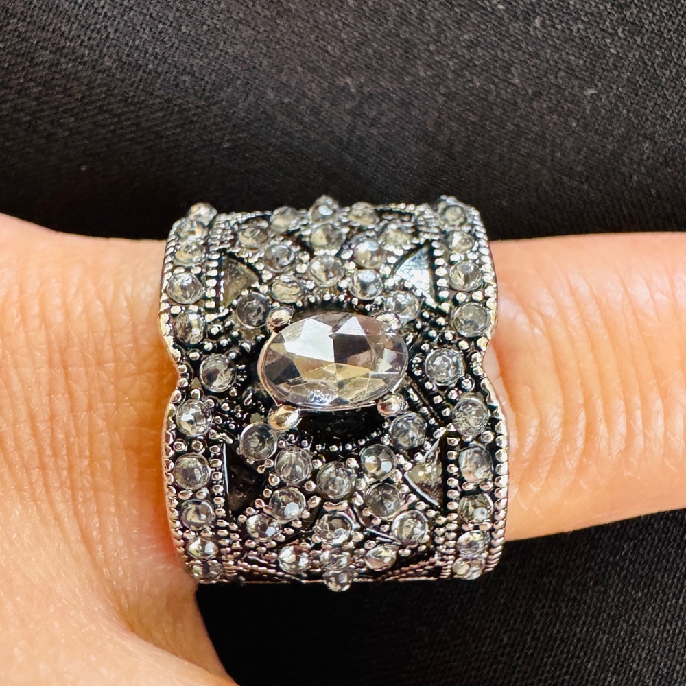 Elegant Crystal Ring
